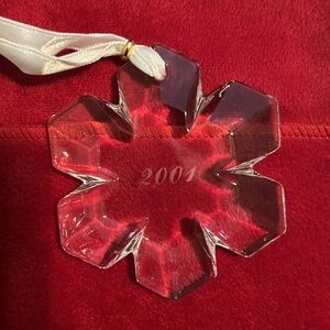 Hoya Museum Crystal 2001 Clear Snowflake Ornament Made in Japan NWT in box